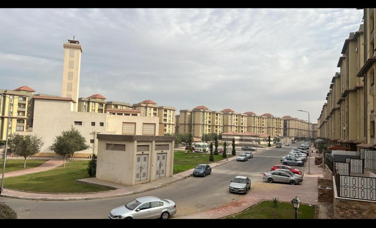 جاردينيا سيتي شقه إطلاله مميزه مع حديقه